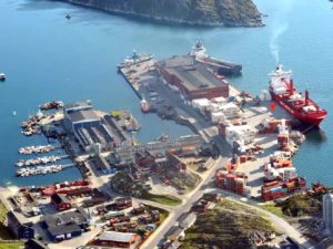 Морской порт Столицы Гренландии фото